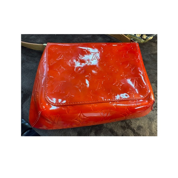 Louis Vuitton Vibrant Red Thompson Shoulder Bag - Picture 5 of 10